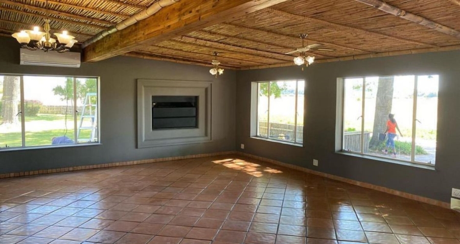 5 Bedroom Property for Sale in Paarl South Western Cape